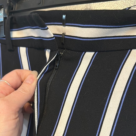 LOFT Black and White Striped Wide-Leg Capris - Picture 7 of 10